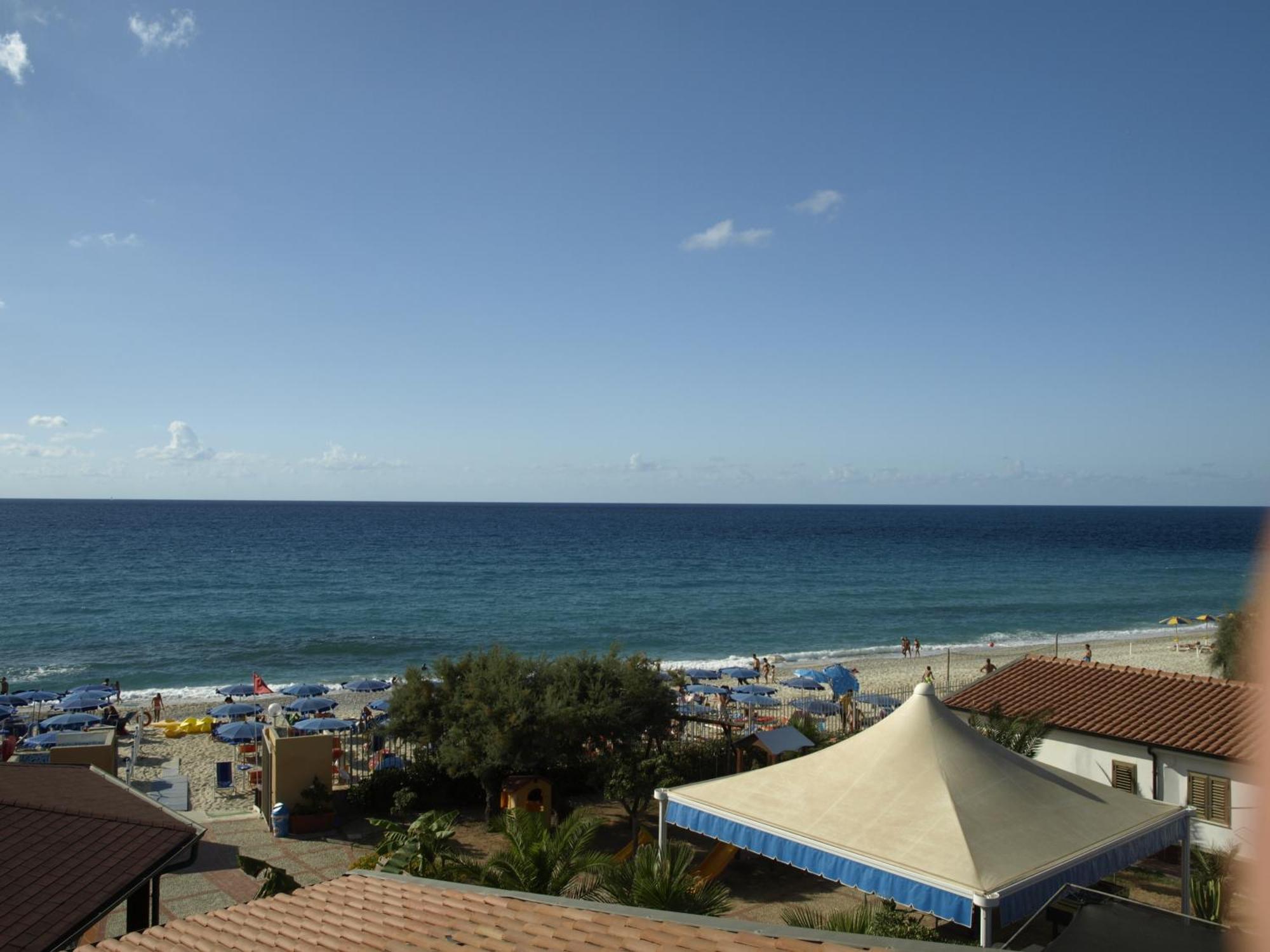 Residence Il Turistico Zambrone Εξωτερικό φωτογραφία